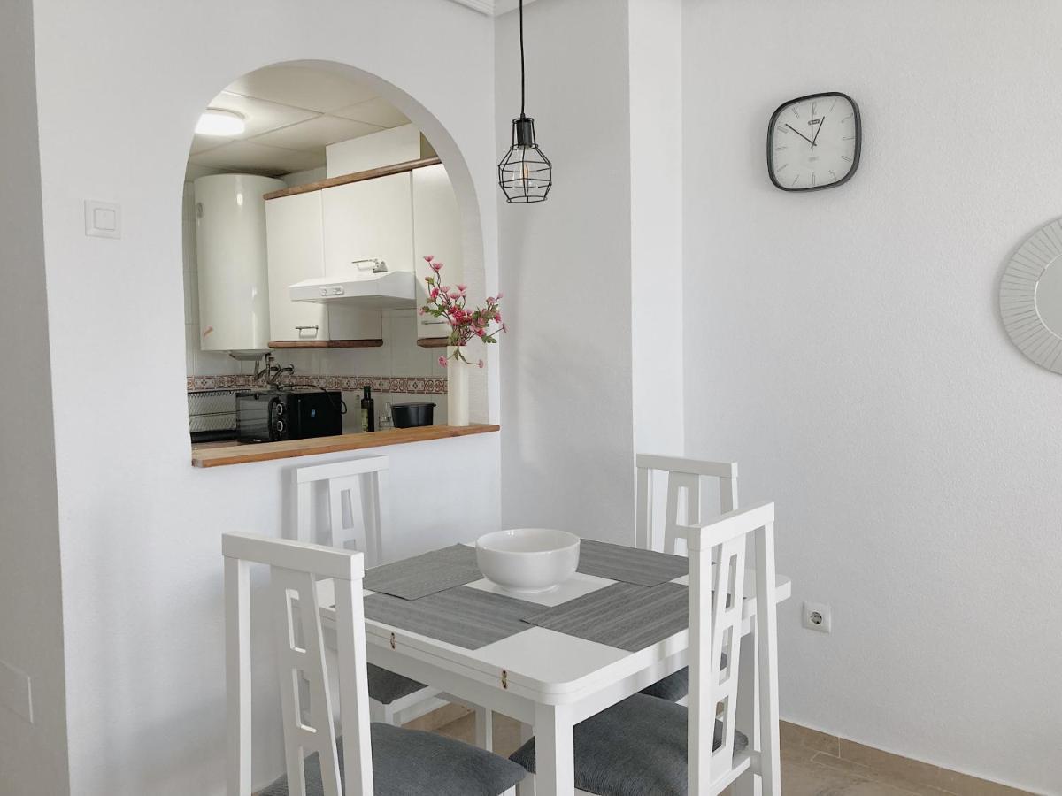 Marina Apartment Beach Естепона Екстериор снимка