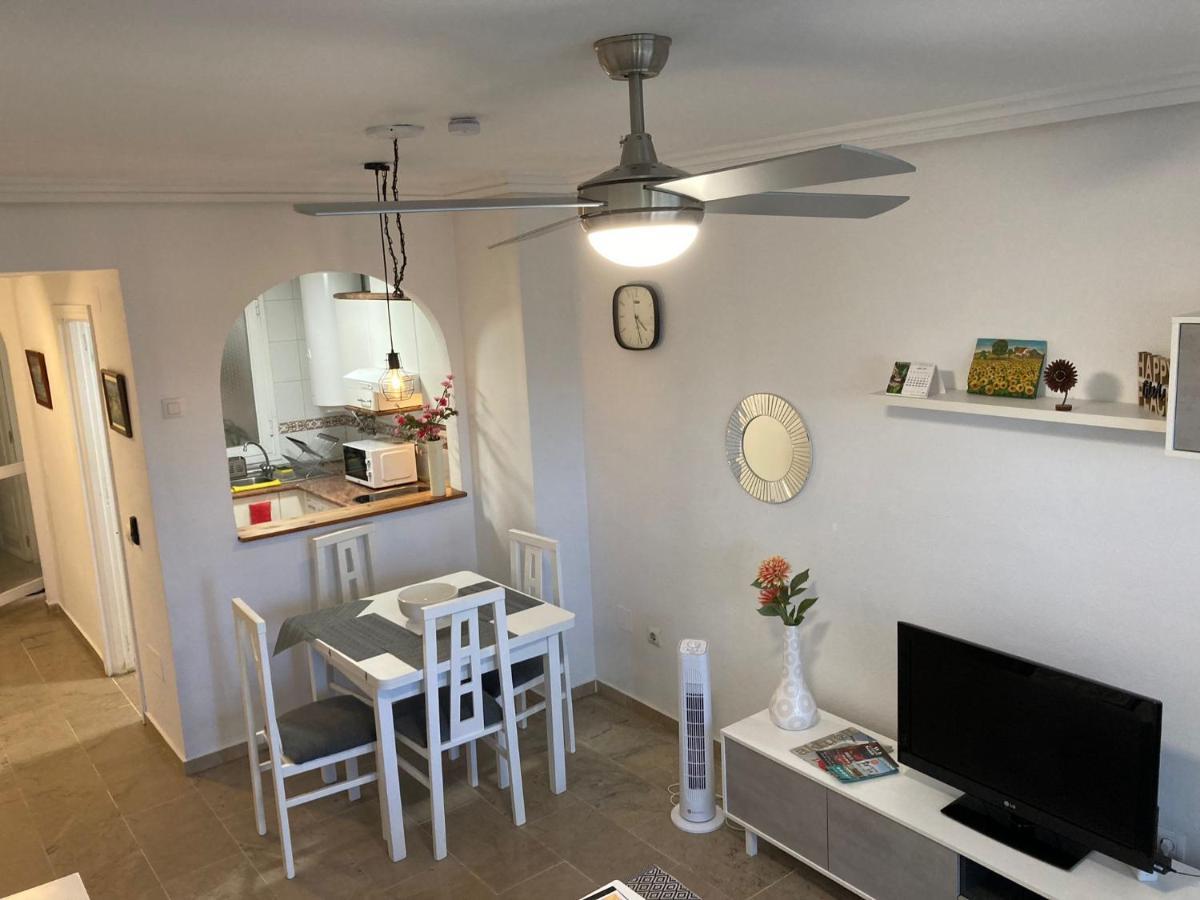 Marina Apartment Beach Естепона Екстериор снимка